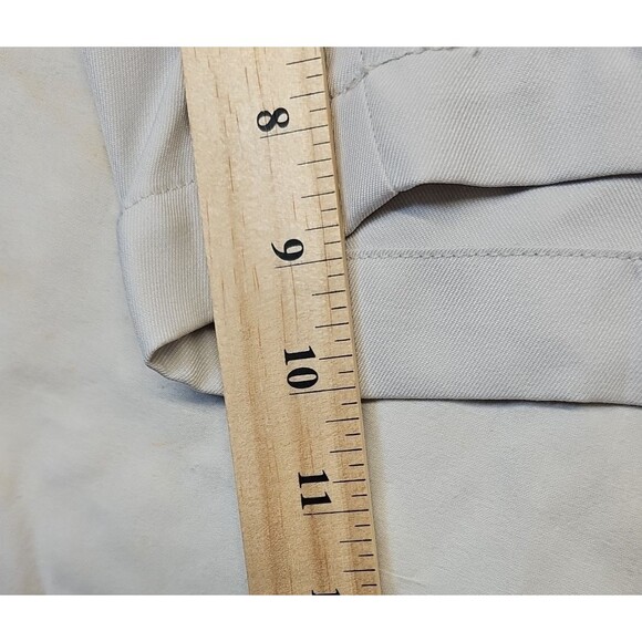 Greg Norman Size 40 Golf Shorts White 9 inch inseam Pre Owned - Picture 5 of 8